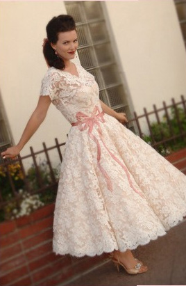 Vintage Inspired Dresses on Delicious Vintage Style Wedding Dresses    Engageology